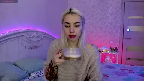 Snapshot of lillimooore chatting on November 15, 2025, 11:32 pm LilliMoore online show from November 15, 2025, 11:32 pm