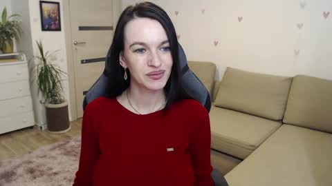 lilliyves online show from May 20, 2026, 6:25 pm