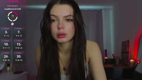 Snapshot of lillly_meow_ chatting on May 25, 2026, 4:51 am Lilia online show from May 25, 2026, 4:51 am