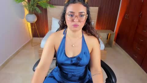 L I L L Y online show from February 8, 2025, 3:53 pm