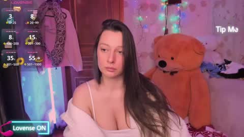 Lilly  online show from March 8, 2025, 12:00 am