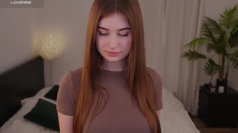 Lilly Colins online show from January 4, 2025, 6:19 pm