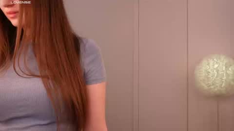 Lilly Colins online show from January 26, 2025, 2:52 pm