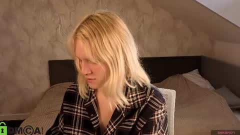 Snapshot of lilly_jhonas chatting on July 10, 2026, 1:10 am Lily online show from July 10, 2026, 1:10 am