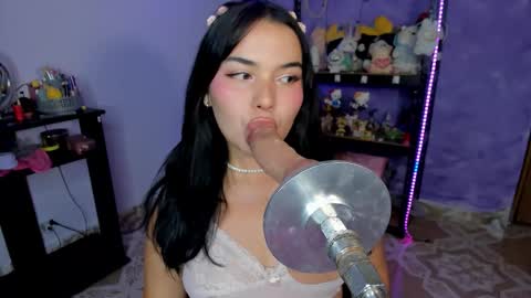 Snapshot of lilly_kinky chatting on September 19, 2025, 2:57 am Lilly online show from September 19, 2025, 2:57 am