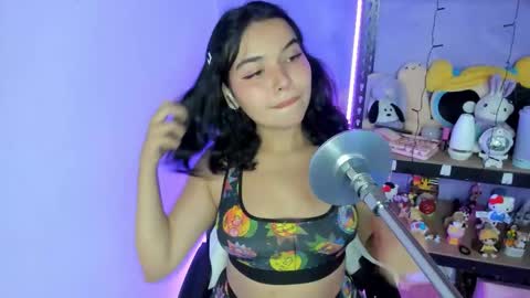 Snapshot of lilly_kinky chatting on November 2, 2025, 3:42 am Lilly online show from November 2, 2025, 3:42 am