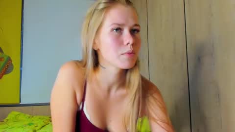 Snapshot of lillybrigit chatting on April 8, 2026, 5:02 pm Lilly online show from April 8, 2026, 5:02 pm