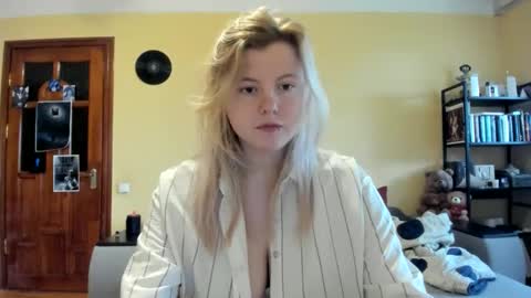 Lilly Depp online show from April 10, 2026, 1:49 pm