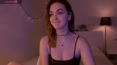 LillyFarey online show from September 14, 2025, 6:07 pm