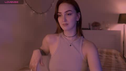 LillyFarey online show from September 23, 2025, 8:23 pm