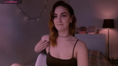 LillyFarey online show from October 21, 2025, 6:41 pm