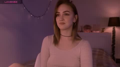 LillyFarey online show from November 5, 2025, 6:41 pm