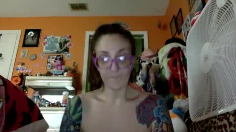 Snapshot of lillylushabae chatting on September 10, 2025, 9:59 pm hi guys im back on here 3 online show from September 10, 2025, 9:59 pm