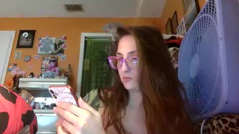 Snapshot of lillylushabae chatting on February 21, 2026, 10:33 pm hi guys im back on here 3 online show from February 21, 2026, 10:33 pm