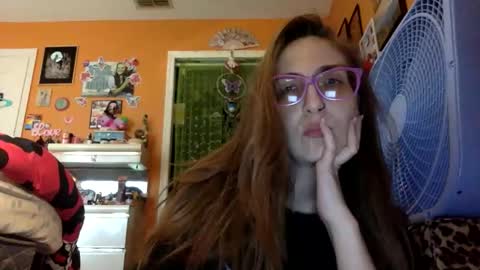 Snapshot of lillylushabae chatting on April 20, 2026, 9:49 pm hi guys im back on here 3 online show from April 20, 2026, 9:49 pm