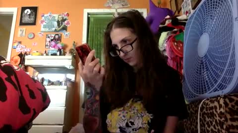 Snapshot of lillylushabae chatting on June 7, 2026, 7:06 pm hi guys im back on here 3 online show from June 7, 2026, 7:06 pm