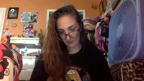 Snapshot of lillylushabae chatting on July 13, 2026, 8:33 pm hi guys im back on here 3 online show from July 13, 2026, 8:33 pm