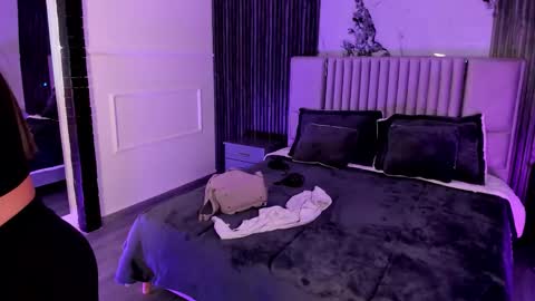 Snapshot of lillyortiz_ chatting on September 10, 2025, 12:05 pm Lilly Ortiz online show from September 10, 2025, 12:05 pm