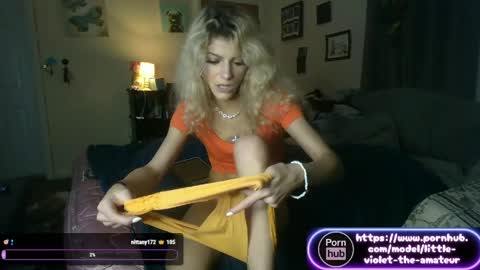 Snapshot of lilvioletxxx chatting on May 25, 2026, 12:38 am Little Violet online show from May 25, 2026, 12:38 am