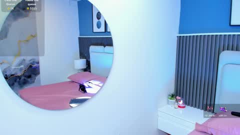  lily  online show from November 9, 2025, 3:27 am