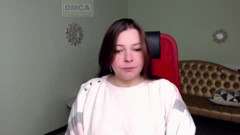 Lily online show from February 28, 2025, 4:32 am