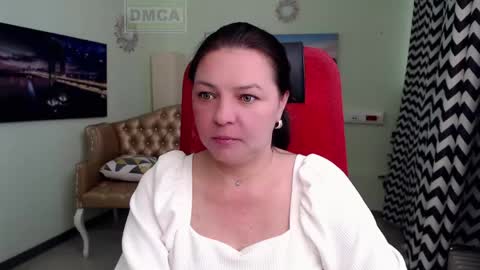 Lily online show from May 6, 2026, 4:19 am