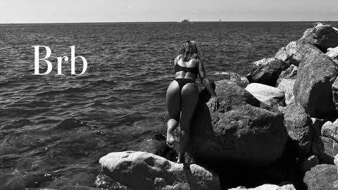 Lily online show from December 9, 2024, 4:15 pm