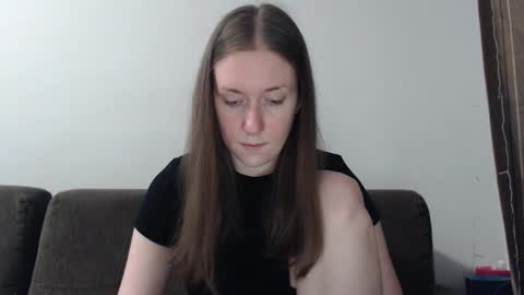 lily_love_x online show from March 18, 2026, 1:42 am