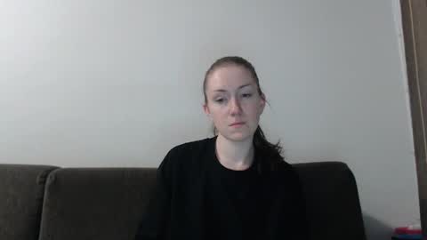 lily_love_x online show from June 3, 2026, 11:32 pm