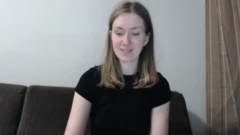 lily_love_x online show from July 22, 2026, 4:37 am