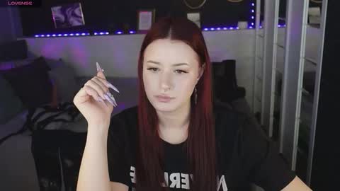 Lily online show from November 12, 2025, 7:09 am