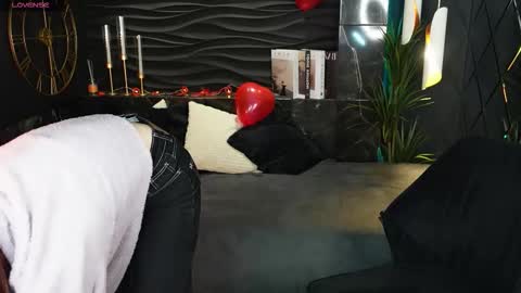 Lily online show from February 8, 2026, 7:12 am