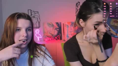 Lily online show from November 6, 2025, 7:37 pm