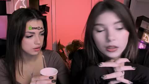 Lily online show from November 9, 2025, 7:12 pm