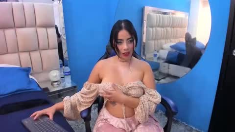 lily_rousse0 online show from May 26, 2026, 3:24 am