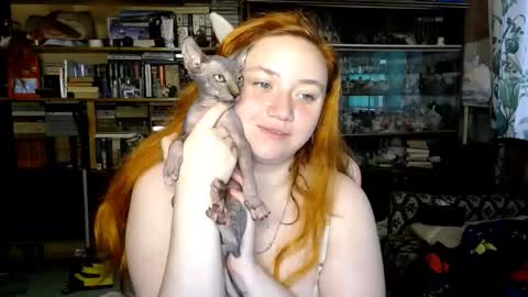 Snapshot of lily_shamy chatting on September 20, 2025, 1:34 pm Alice online show from September 20, 2025, 1:34 pm