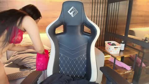 lily_waist online show from April 1, 2026, 3:07 am