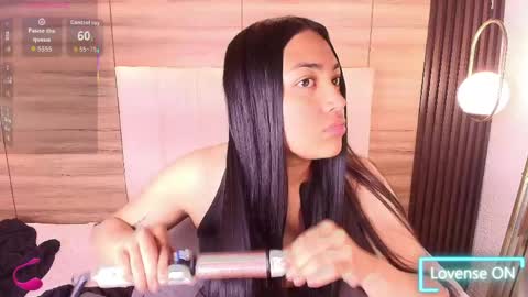 lily_waist online show from May 26, 2026, 11:06 am