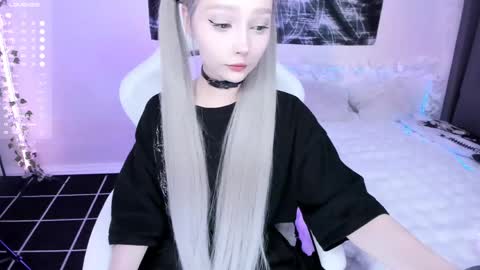 Lily online show from May 9, 2026, 3:34 am
