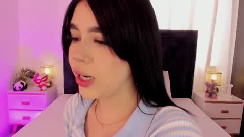 LilyWoodz online show from July 28, 2026, 7:04 pm