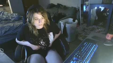 Snapshot of lilybvixen chatting on April 23, 2026, 2:46 am lilybvixen online show from April 23, 2026, 2:46 am
