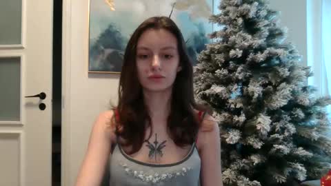 lilycandy_ online show from January 6, 2026, 10:52 am