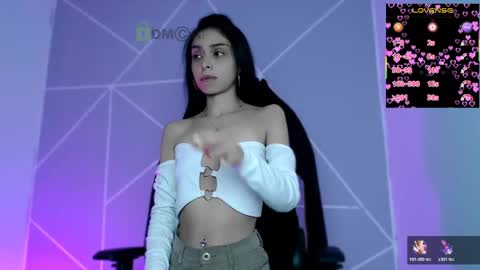 Liliana louise online show from May 20, 2026, 12:06 am