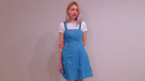 Snapshot of lilylumina_ chatting on December 1, 2025, 2:16 am Lily online show from December 1, 2025, 2:16 am