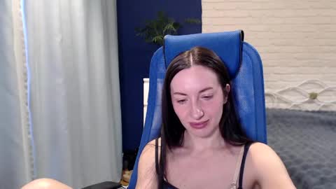 Lily online show from April 15, 2026, 7:37 am