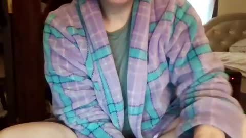 lilypad1981 online show from November 3, 2025, 1:01 pm