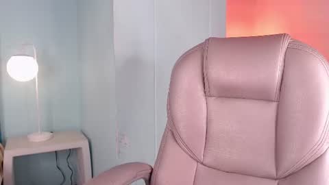 lilyred_ online show from July 18, 2026, 3:44 am