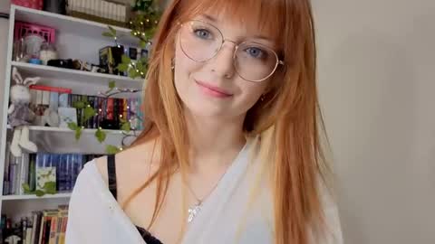 Snapshot of lilyrin chatting on May 11, 2026, 10:07 pm Lily online show from May 11, 2026, 10:07 pm