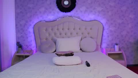 Snapshot of lilyrose_ chatting on February 23, 2025, 7:11 am online show from February 23, 2025, 7:11 am