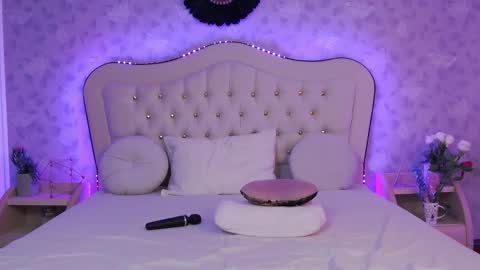 Snapshot of lilyrose_ chatting on March 8, 2025, 10:22 am online show from March 8, 2025, 10:22 am